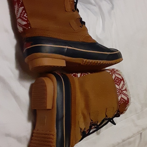 Boots - Picture 5 of 8